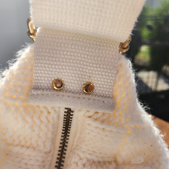 Cozy Checkerboard Knit Shoulder Bag - Chic Ivory Woven Texture - Picture 8 of 10